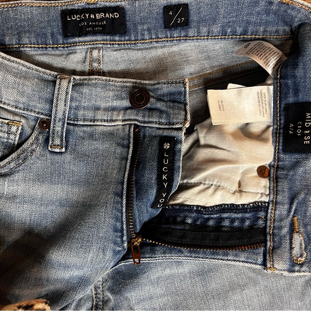 Lucky Brand Mid Rise Crop Ava Light Wash Jeans, Size 4 - Picture 9 of 10